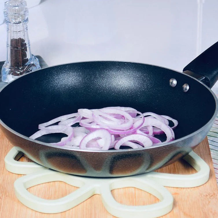 Max Under Pot Holder, Kitchen Accessories