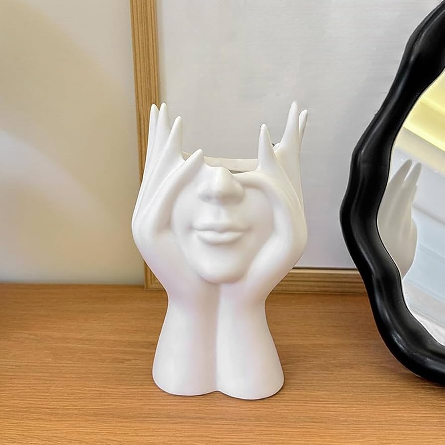 Modern Sculptural Face Vase – Unique Living Room Decoration